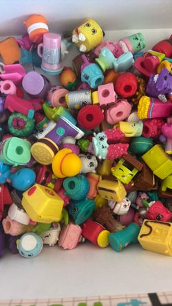 300+ Shopkins
