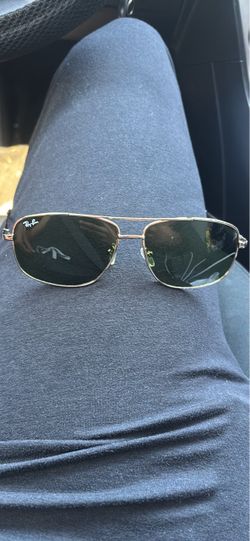 Ray-Ban Aviator Sunglasses Gold Frame