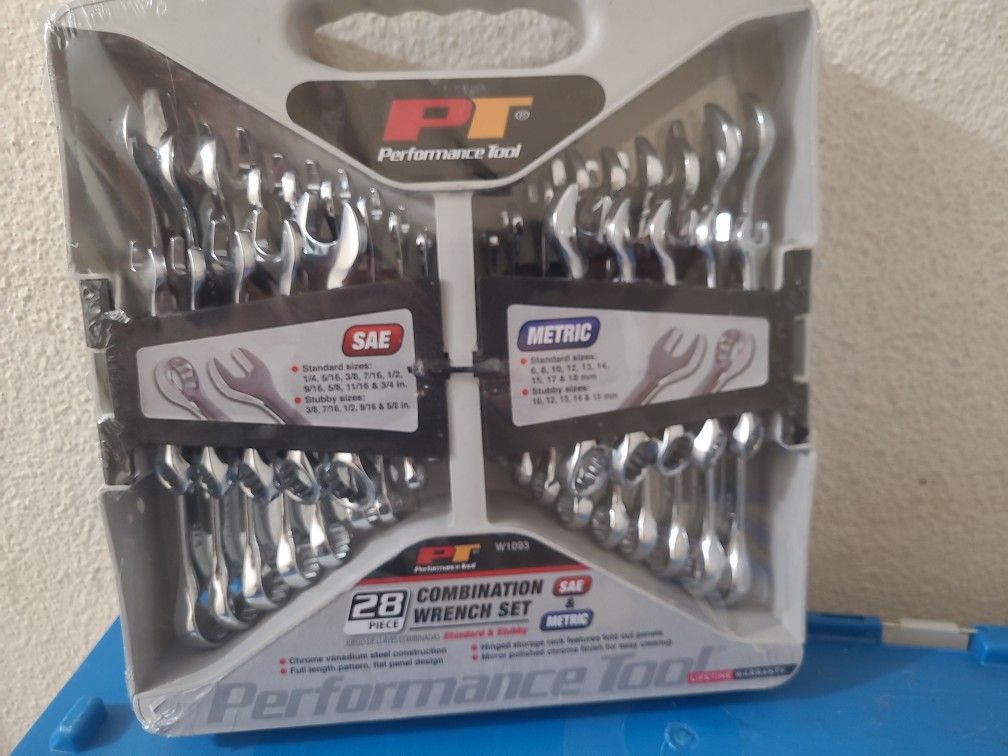 New 28 Piece SAE and METRIC Wrench Set