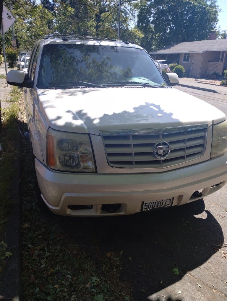 2004 Cadillac Escalade