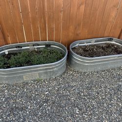 Behlen country Oval Stock Tank Planters 