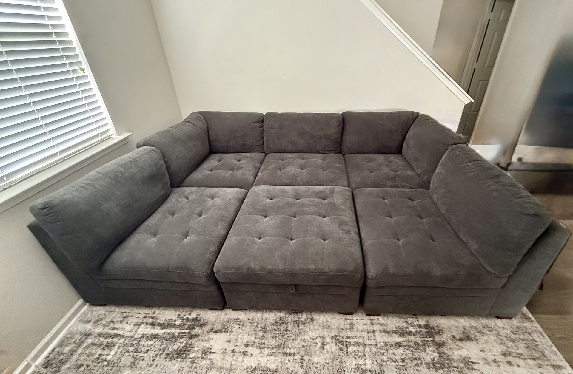 Thomasville Tisdale Modular Sectional 6-piece Dark Gray with Storage Ottoman (Like New)