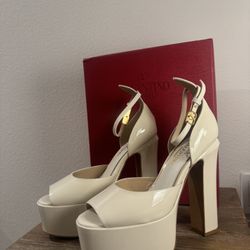 Valentino Garavani Dupe