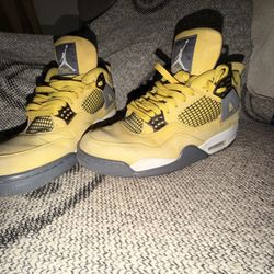 Jordan 4 Lightning 