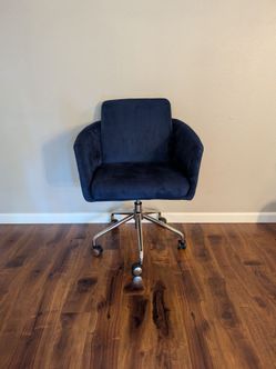Elle Décor Vevey Velvet Navy Chair