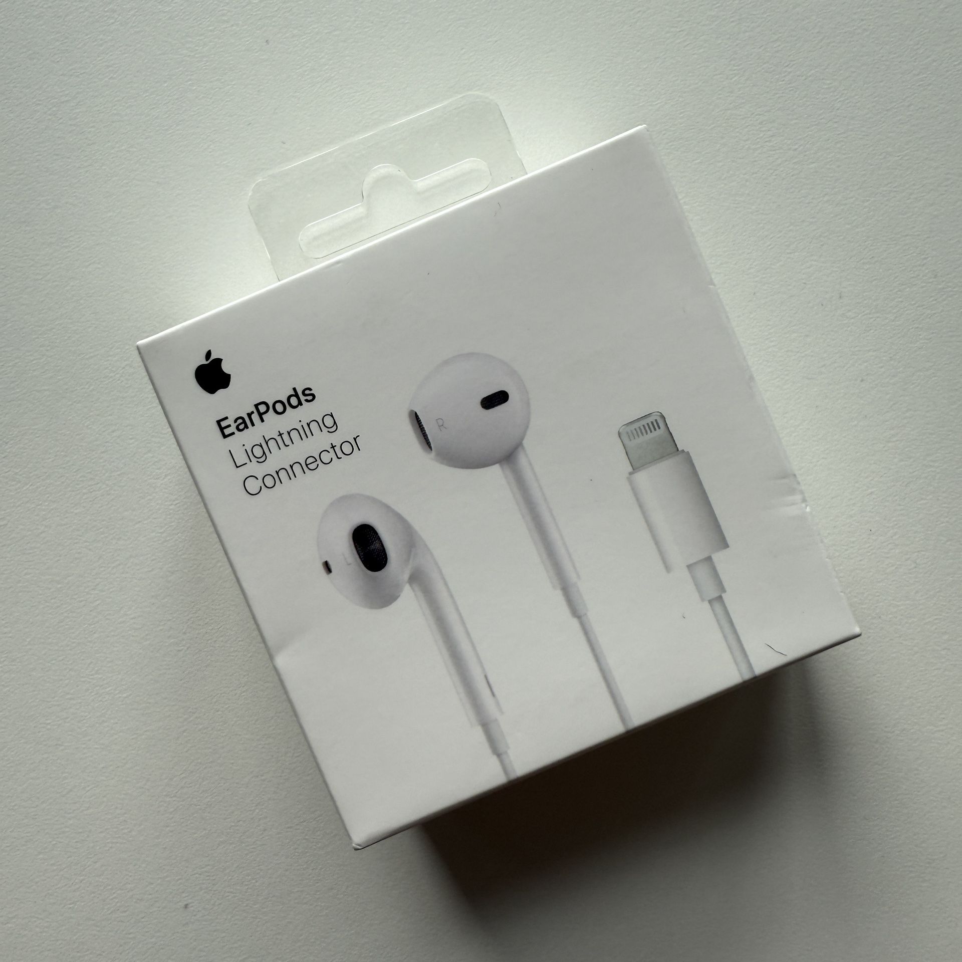 NEW Apple EarPods with Lightning Connector - 25% off!