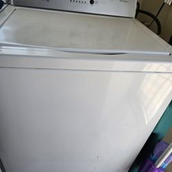 Kenmore Washer And Gas Dryer- Roach Free 
