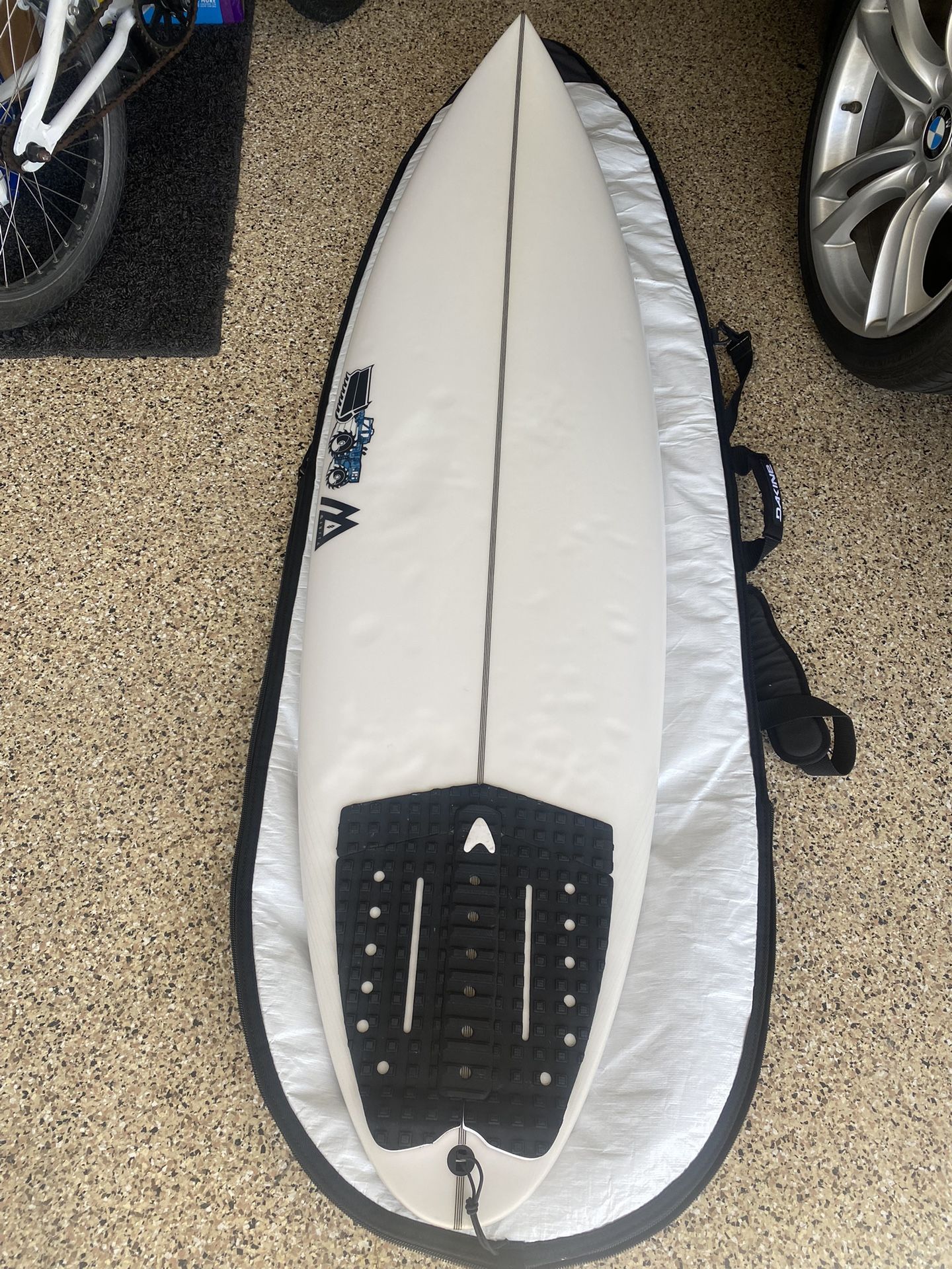 JS Monsta Surfboard 6’1