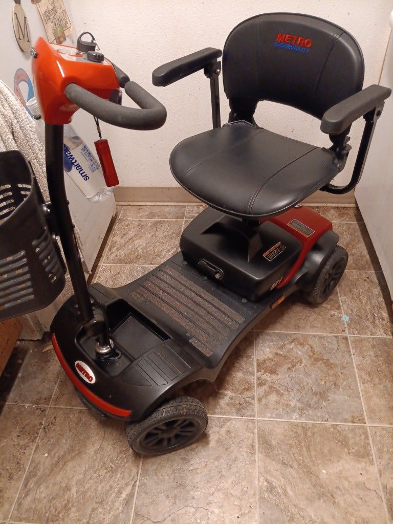 METRO     Model    4  wheels   Handycap   Scooter