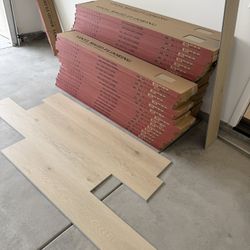 Vinyl Flooring And Laminate 