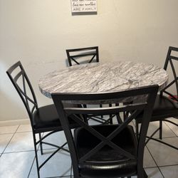 Round Table Dining Room Set