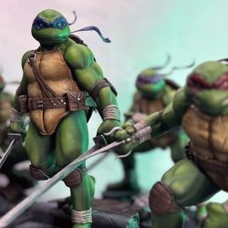 Teenage mutant ninja turtles set. in 2 sizes