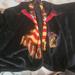 Harry Potter Fleece Poncho And Throw Blanket 