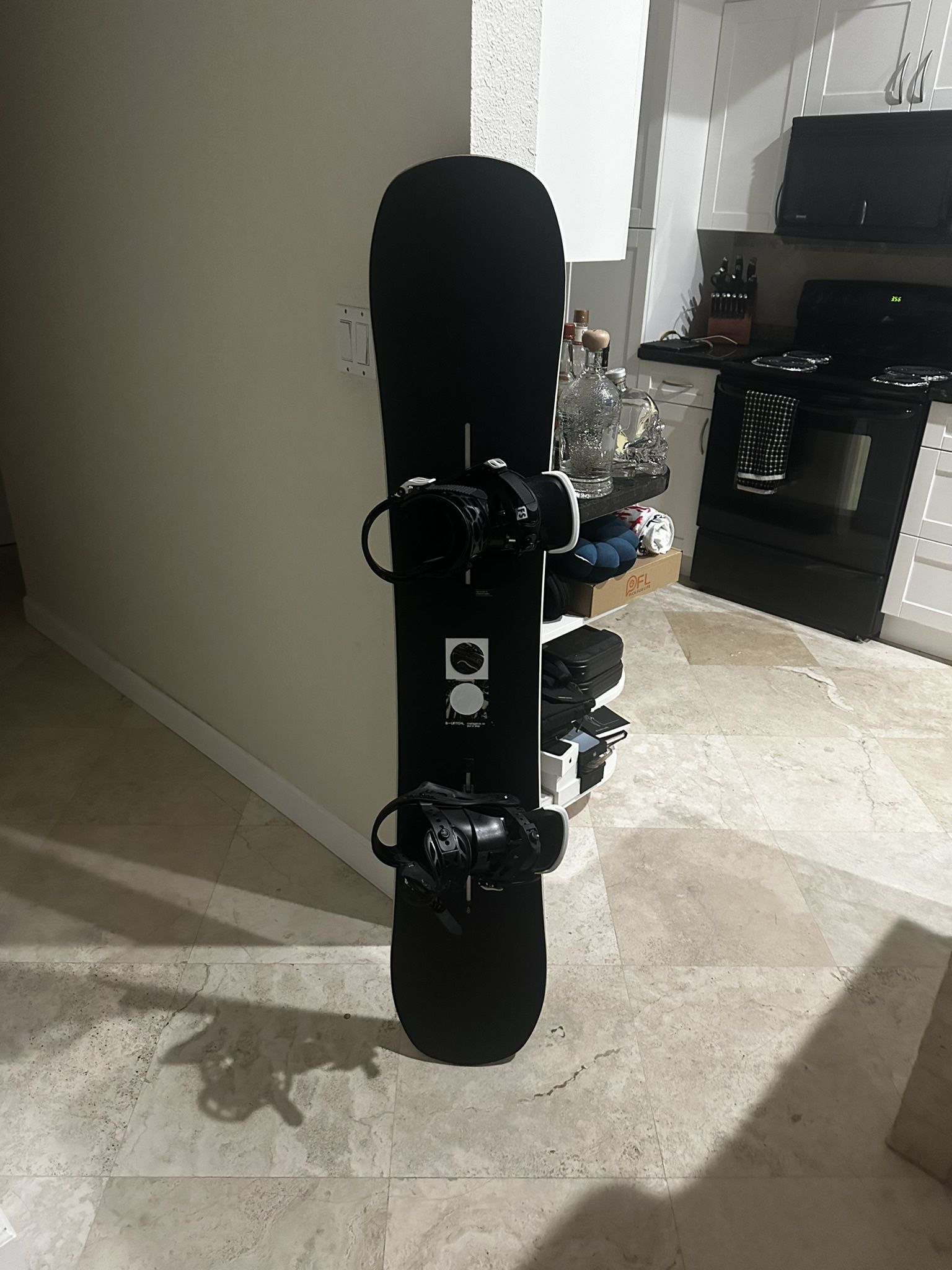 Complete Burton Instigator Snowboard Setup (Used Once) 