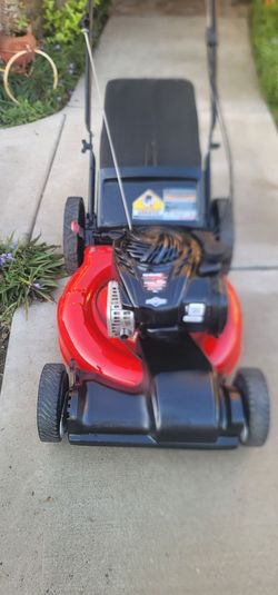 YardMachines Self-Propel Lawnmower w/Bag