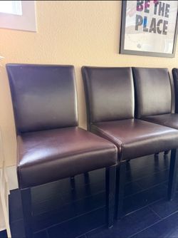 6 chair set 90$ (obo)