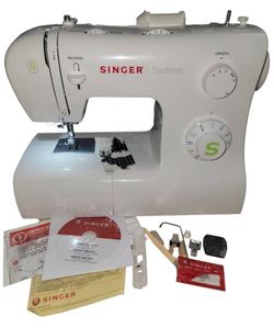 Singer Tradition 2277 Sewing Machine LIKE NEW