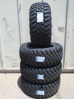 35x12.50R20 LT New Maxtrek Mud Trac Mud Terrain 10 Ply Tires
