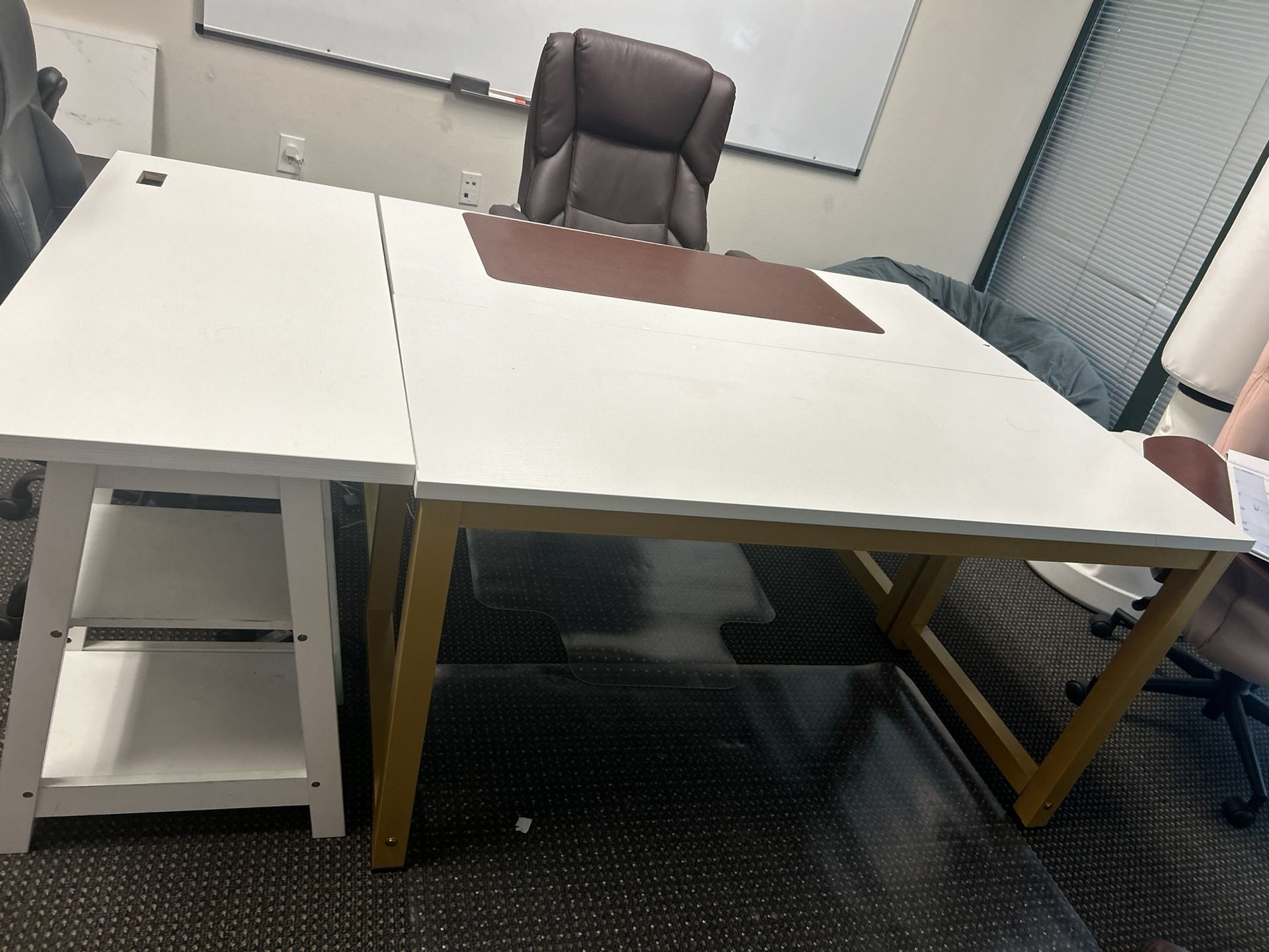desks