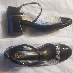 Low Heel Closed Toe Shoes