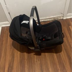 Nuna Infant Car seat 