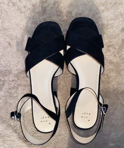 “A New Day” Mid-heel Platform Pumps Size 9