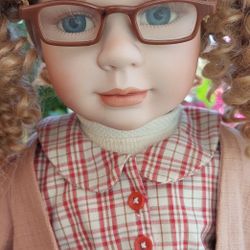Kingstate Vtg Porcelain Handcrafted Doll 875/3500