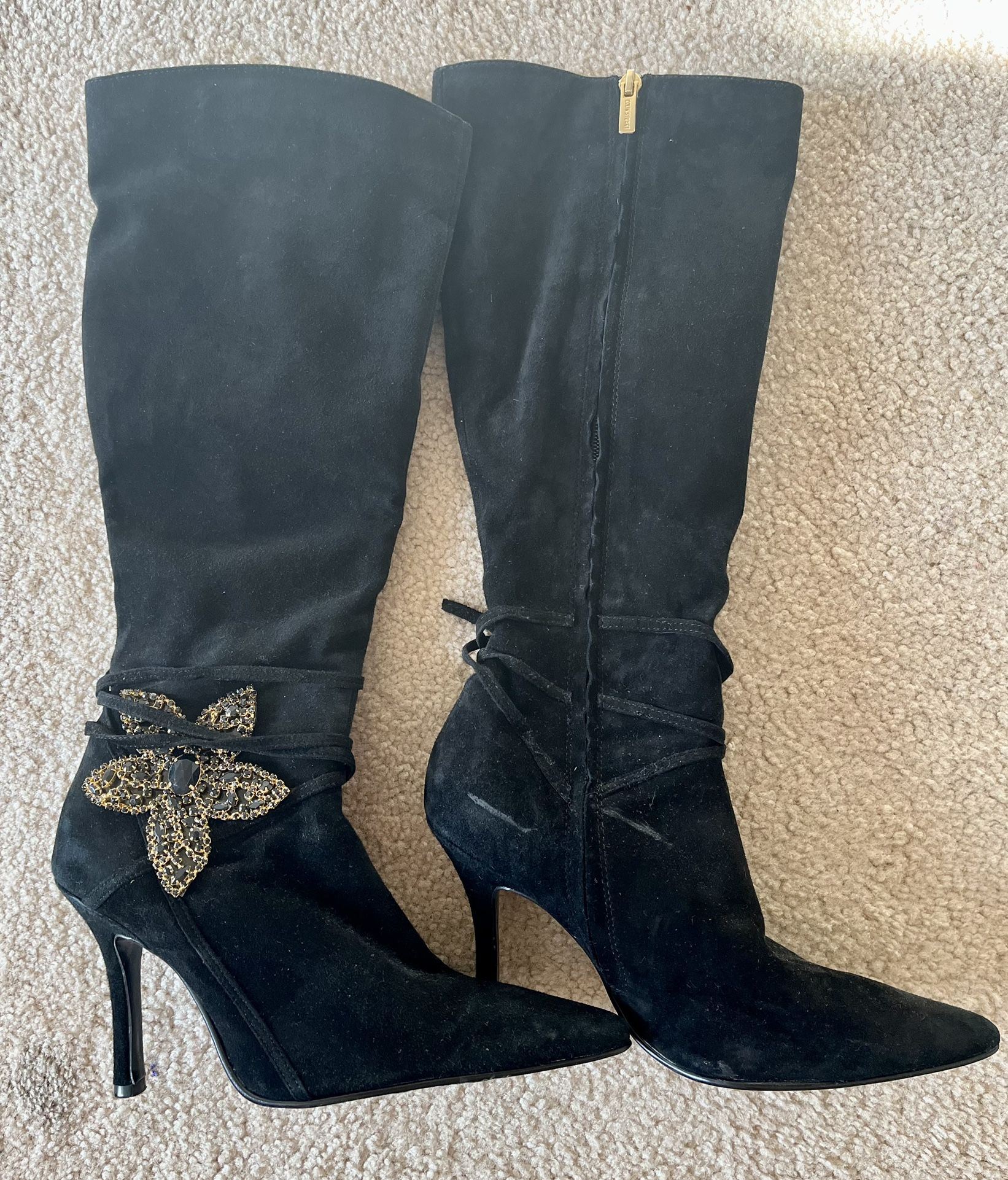 Victoria Secret Womens Boots Size: 6.5