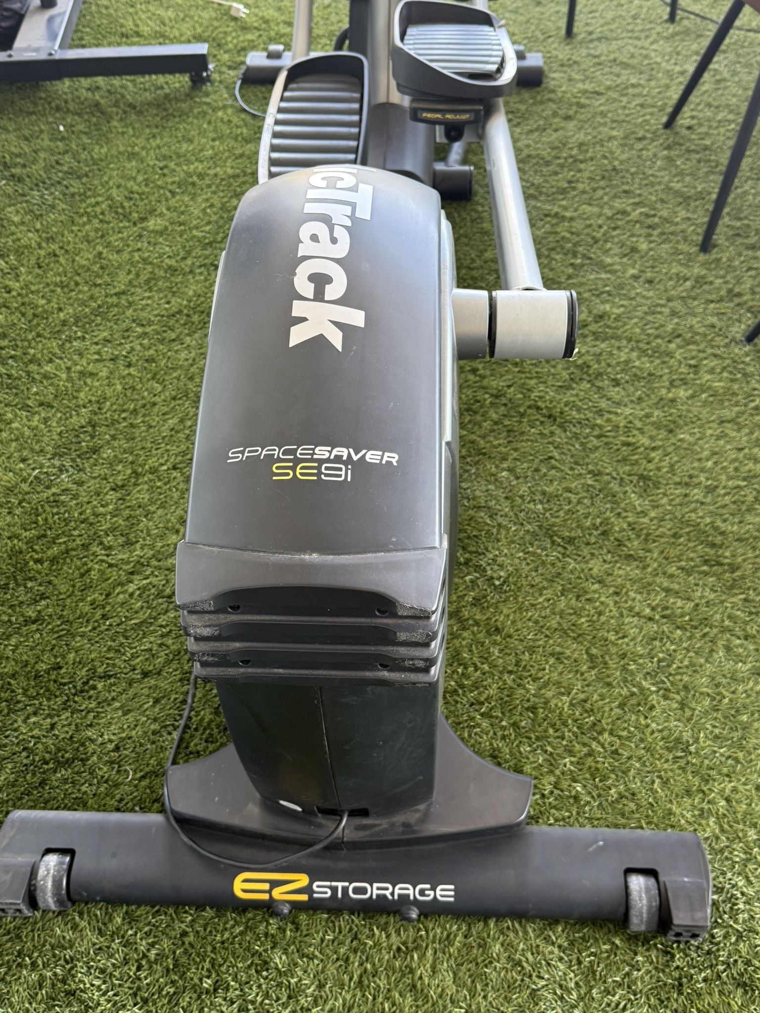 NordicTrack Elliptical Spacesaver SE9i
