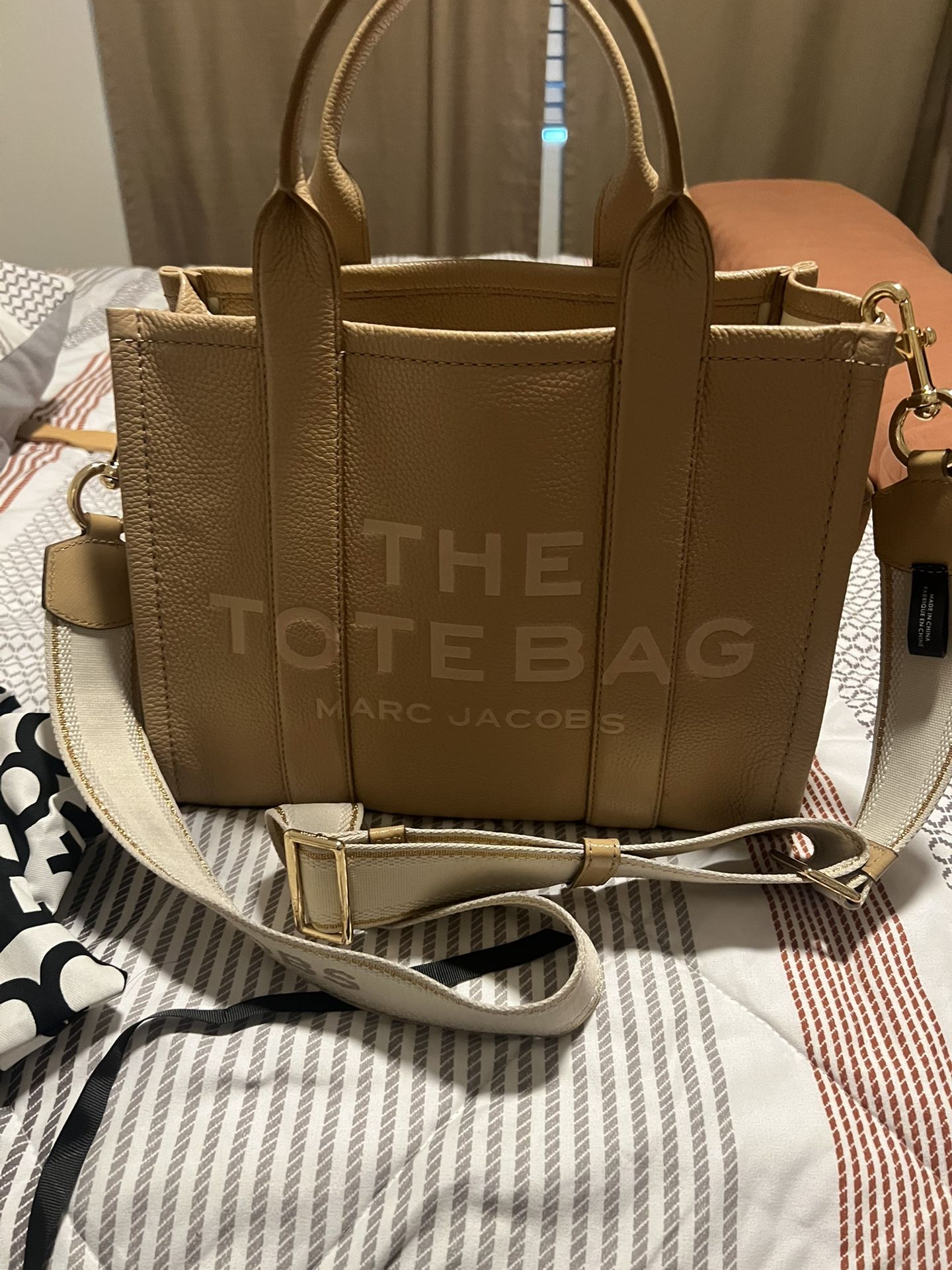 Marc Jacobs Leather Medium Tote Bag With Thick Strap