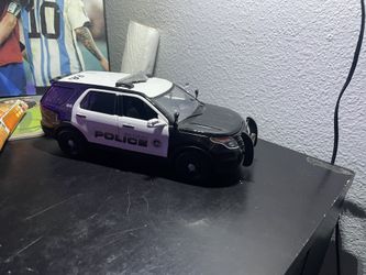 1/24 police suv