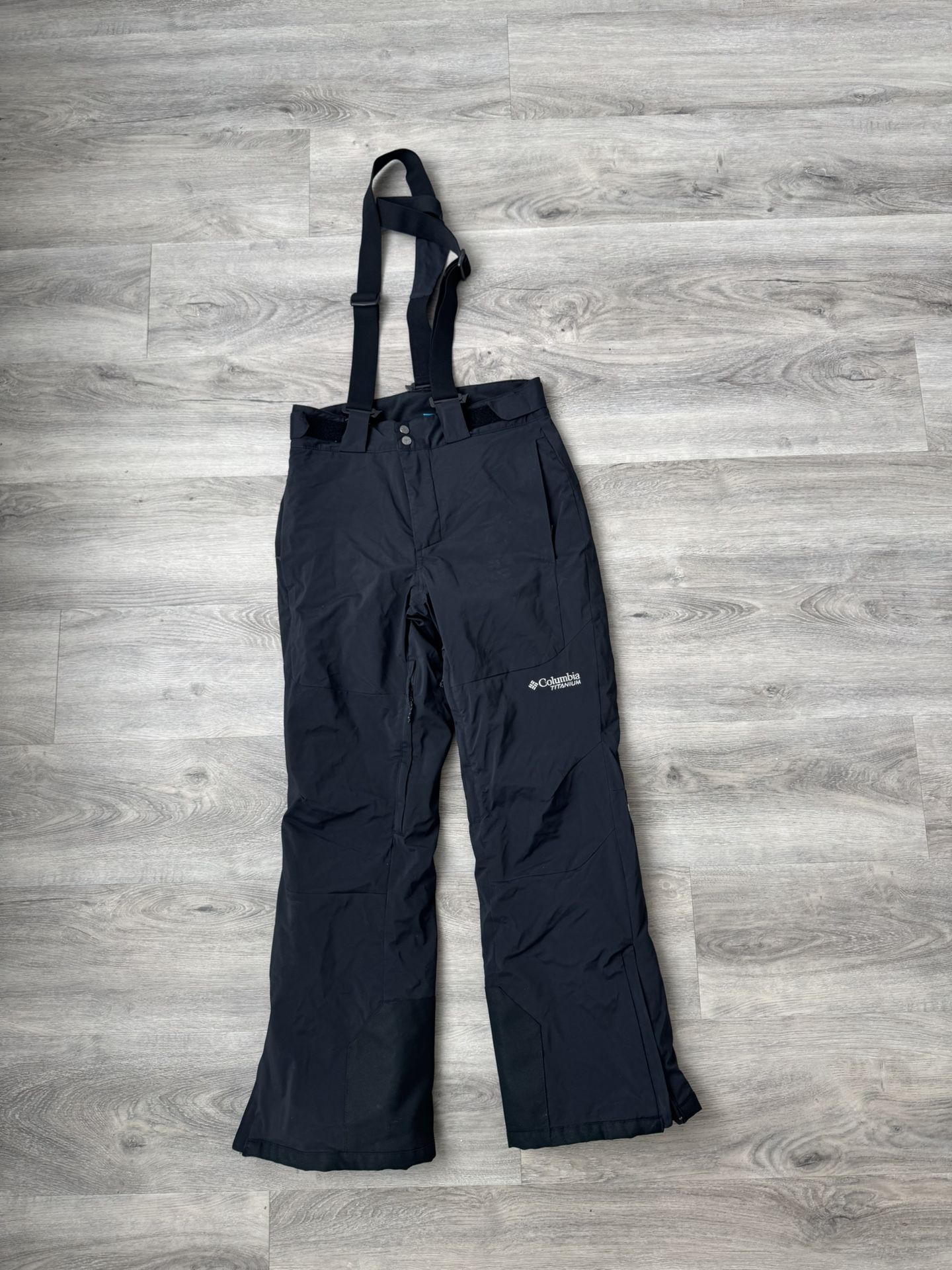 Woman’s Columbia Titanium snow pants (small)