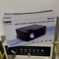 NAXA PROJECTOR