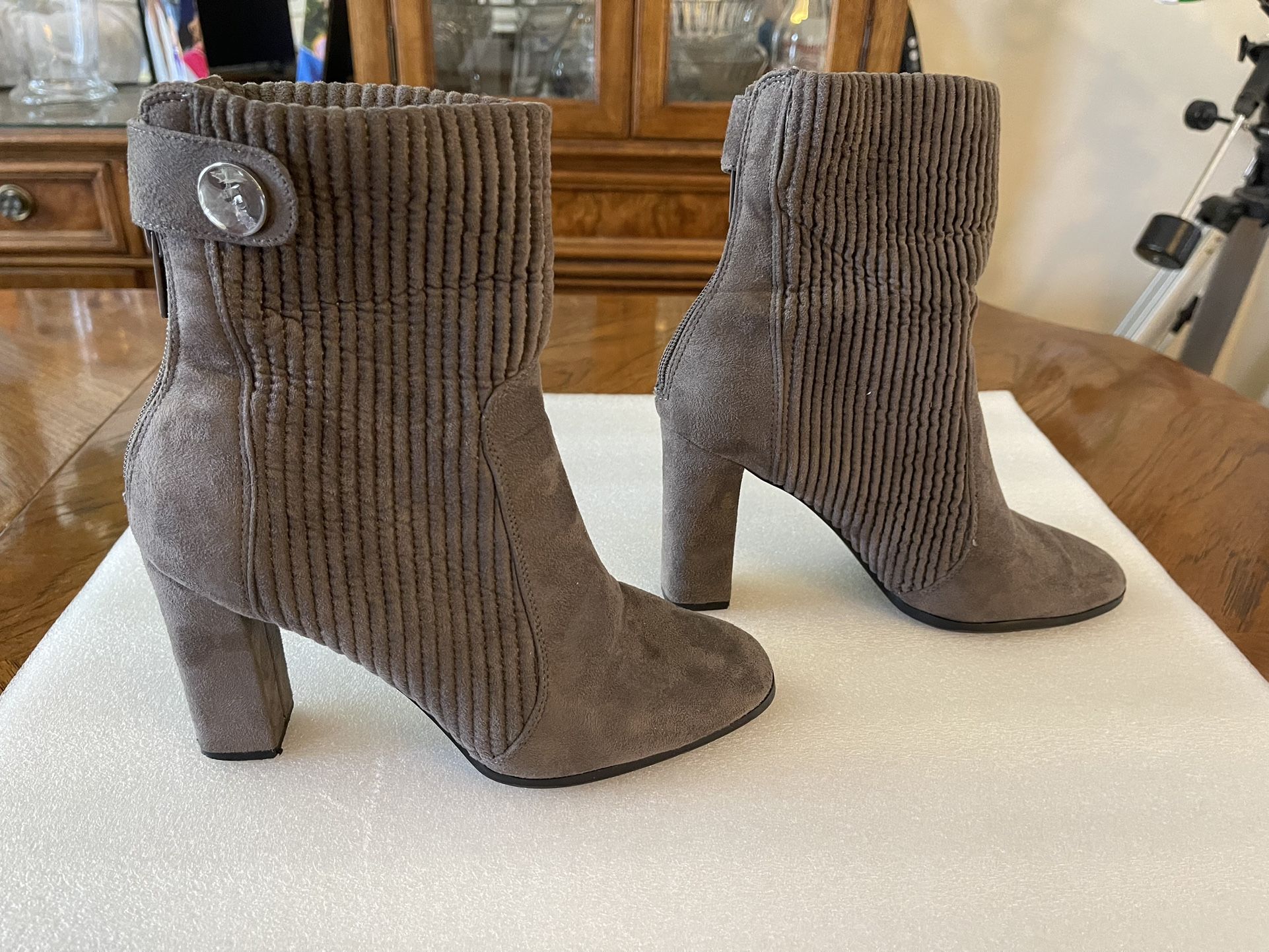 Women’s Impo Stretch Oliana Grey’ish Brown Size 8M Boots