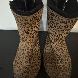 Uggs - Authentic 6 - Leopard/bows - Mid