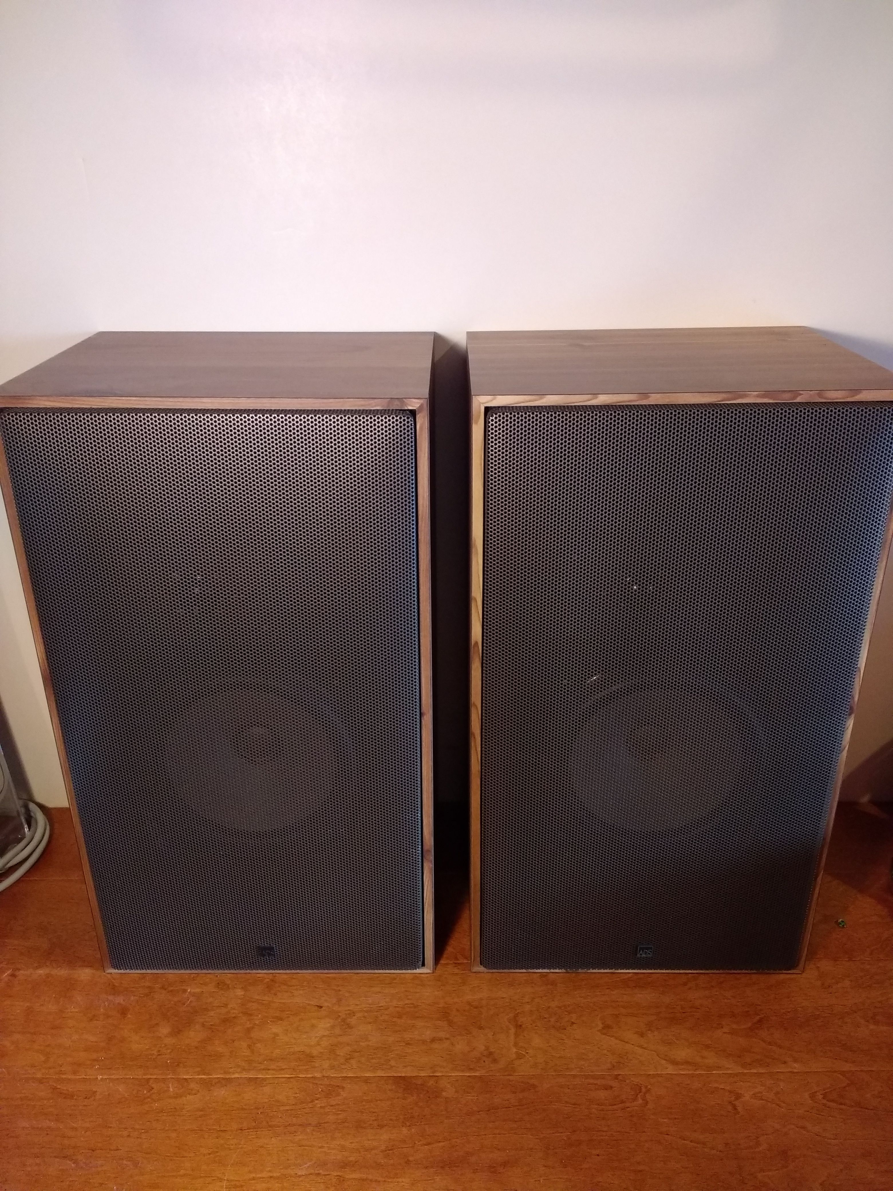 ADS L520 Speakers Minty Excellent Sound!