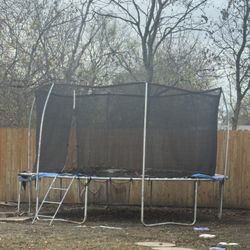 Trampoline 