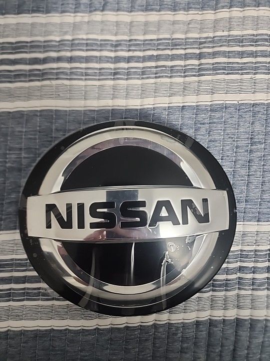 OEM 2019 2020 2021 2022 Nissan Altima Maxima Front Grille Emblem NEW 62889-6CA0A