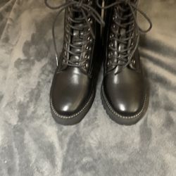 Cushionare Lace Up Combat Boots- Women’s size 6, black