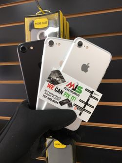 IPHONE 7 32GB UNLOCKED