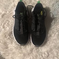 Women’s Nike  Size 9