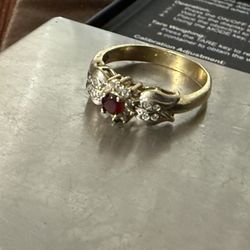 Women’s Vintage  14k Solid Gold Ring   