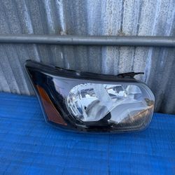 2015 2016 2017 2018 2019 2020 2021 2022 2023 2024 Ford Transit Right Passenger Side Headlight OEM (WITH BULBS)(CON FOCOS)