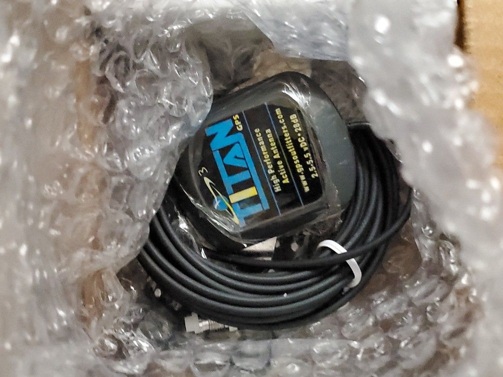 GPS Tracker/ Titan lll / Antenna/ NIB