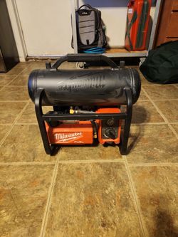 Milwaukee Battery Compressor