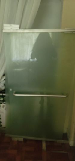 Shower glass for small area