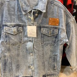 Medium Soft Denim Quarter Sleeve  