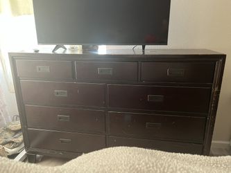 Lg real Wood Dresser