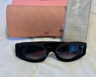 Black trendy inspired sunglasses