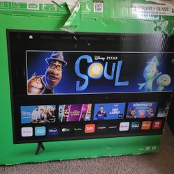 40 Inch. VIZIO SMART TV, WALL MOUNT AND SOUND BAR